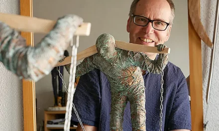 Rainer E. Rühl – ein Künstler, der mit seinen gebundenen Skulpturen fesselt und berührt